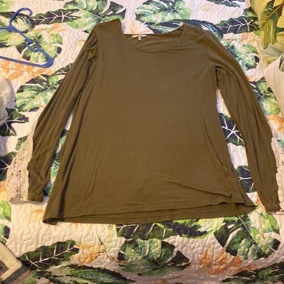 Top - Picture 2 of 3